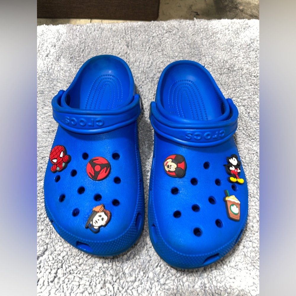 Crocs blue